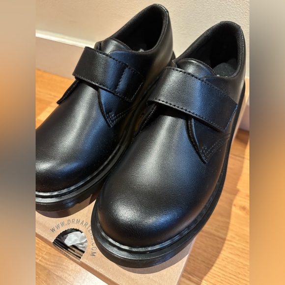 NWT DR Martens Kamrony Velcro-strap closure in black, size 6 - Picture 1 of 8